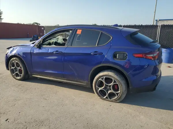 ZASPAKAN3N7D42064 2022 ALFA ROMEO STELVIO - Image 2