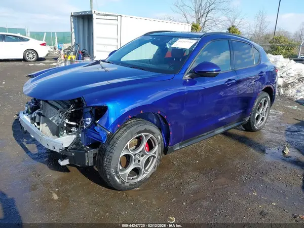 ZASPAKAN5N7D28456 2022 ALFA ROMEO STELVIO - Image 2