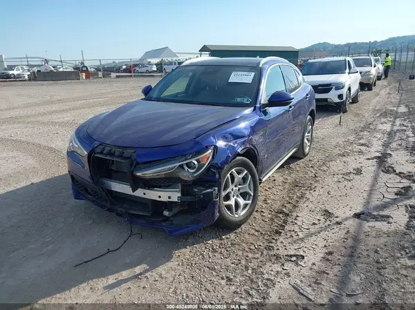 ZASPAKAN6M7D05959 2021 ALFA ROMEO STELVIO - Image 2