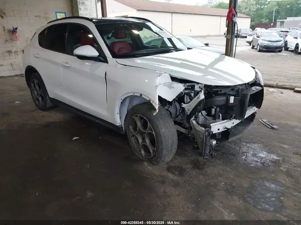 ZASPAKAN6N7D42642 2022 ALFA ROMEO STELVIO - Image 1
