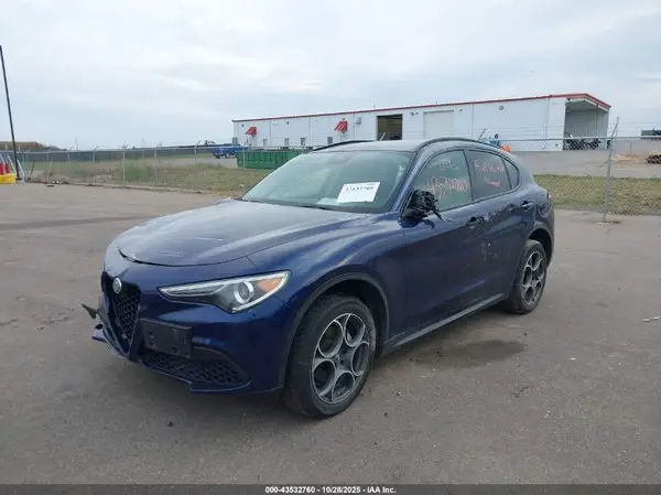 ZASPAKAN7M7C99654 2021 ALFA ROMEO STELVIO - Image 2