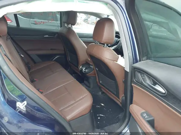 ZASPAKAN7M7C99654 2021 ALFA ROMEO STELVIO - Image 8