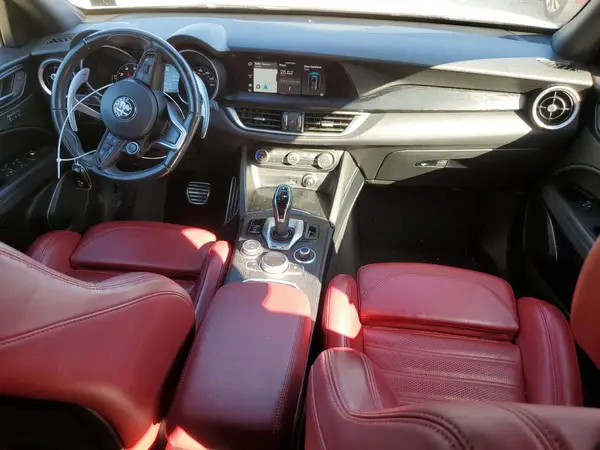 ZASPAKAN7N7D38583 2022 ALFA ROMEO STELVIO - Image 8