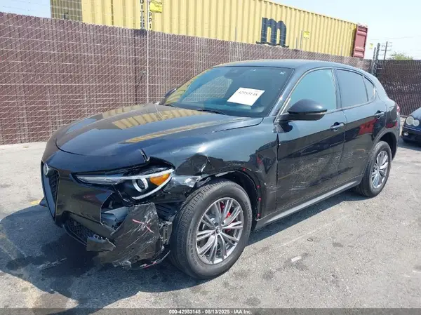 ZASPAKAN7P7D57380 2023 ALFA ROMEO STELVIO - Image 2