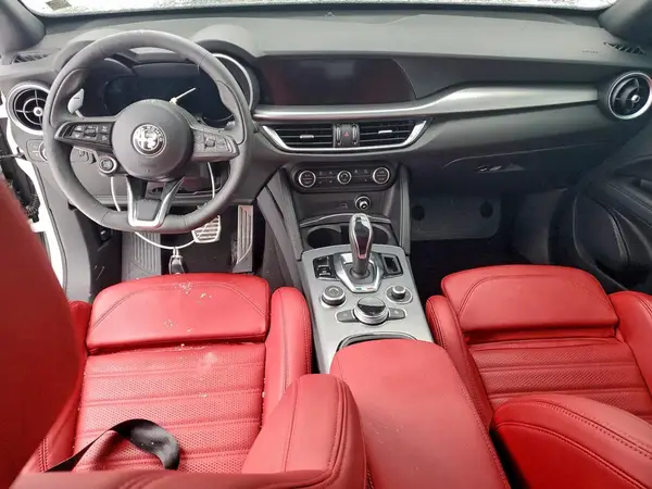 ZASPAKAN7S7D96902 2025 ALFA ROMEO STELVIO - Image 8