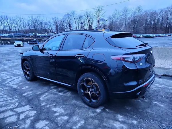 ZASPAKAN7S7E03718 2025 ALFA ROMEO STELVIO - Image 2