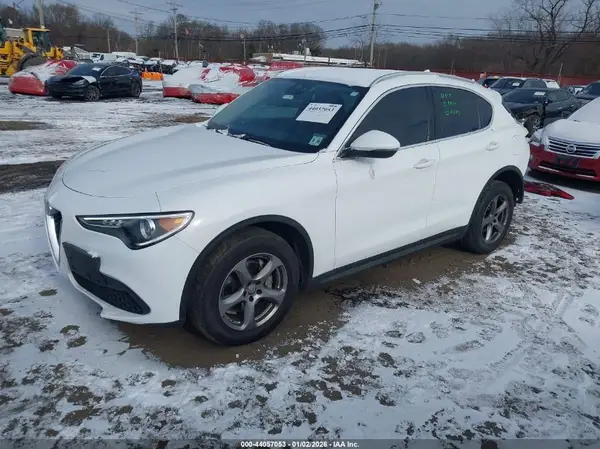 ZASPAKAN8M7D09141 2021 ALFA ROMEO STELVIO - Image 2