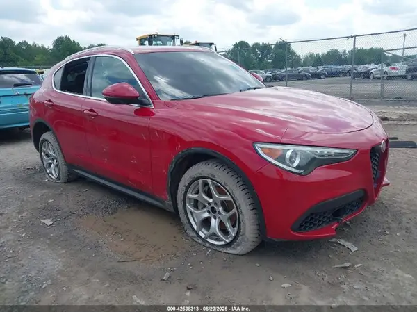 ZASPAKAN8M7D09396 2021 ALFA ROMEO STELVIO - Image 1