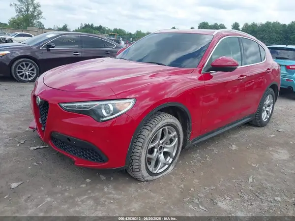 ZASPAKAN8M7D09396 2021 ALFA ROMEO STELVIO - Image 2