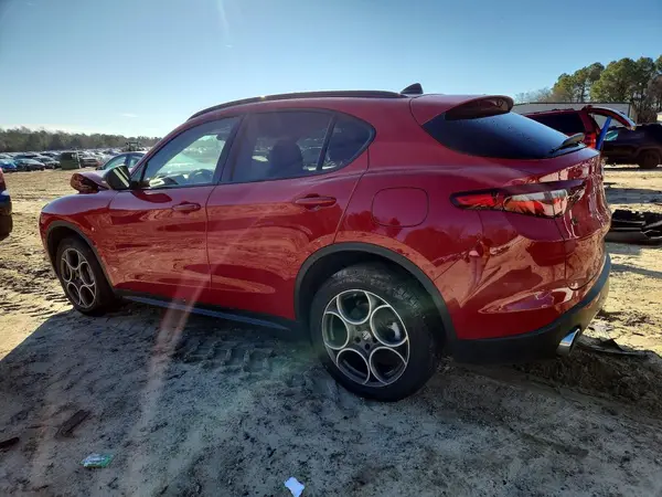 ZASPAKAN8M7D09527 2021 ALFA ROMEO STELVIO - Image 2