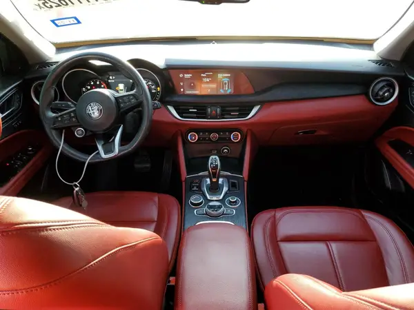 ZASPAKAN8M7D14758 2021 ALFA ROMEO STELVIO - Image 8