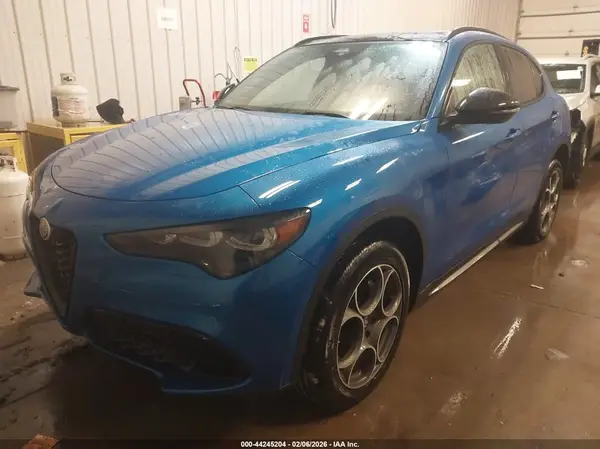 ZASPAKAN8S7D96715 2025 ALFA ROMEO STELVIO - Image 2