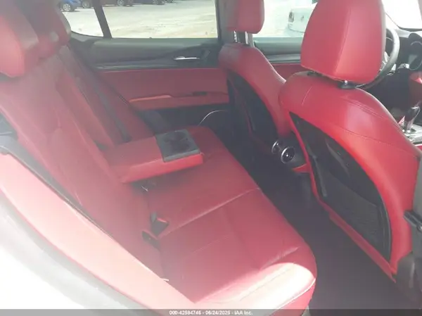 ZASPAKAN9K7C29957 2019 ALFA ROMEO STELVIO - Image 8