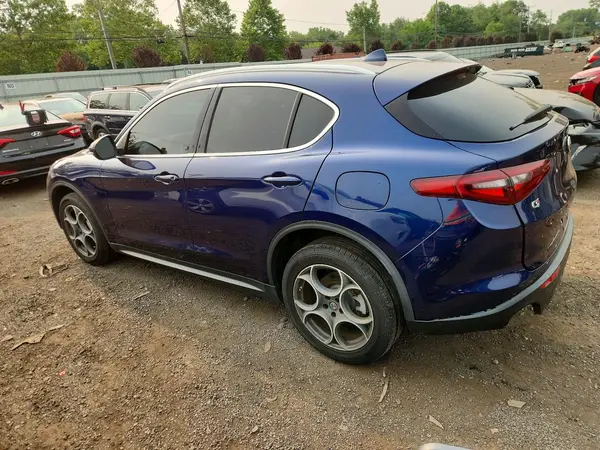 ZASPAKAN9K7C41560 2019 ALFA ROMEO STELVIO - Image 2