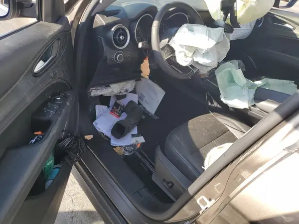 ZASPAKAN9K7C50422 2019 ALFA ROMEO STELVIO - Image 8