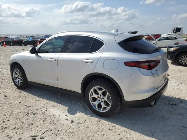 ZASPAKAN9M7D08242 2021 ALFA ROMEO STELVIO - Image 2
