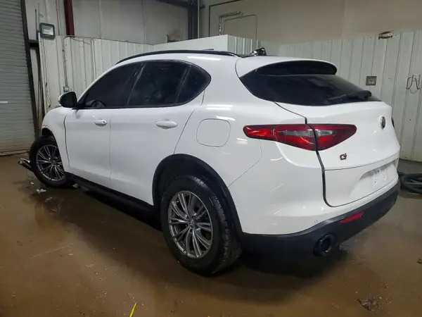 ZASPAKAN9N7D30596 2022 ALFA ROMEO STELVIO - Image 2