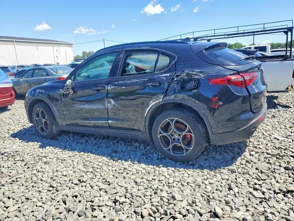 ZASPAKAN9N7D30629 2022 ALFA ROMEO STELVIO - Image 2