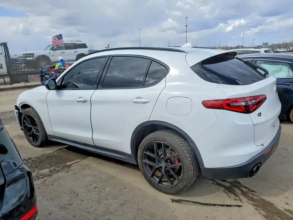 ZASPAKANXK7C41857 2019 ALFA ROMEO STELVIO - Image 2