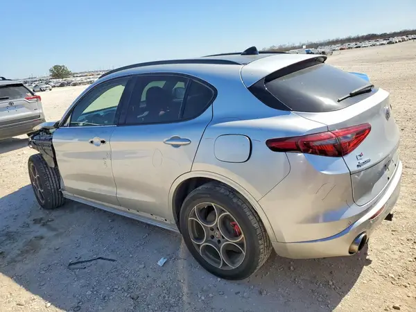 ZASPAKANXL7C95385 2020 ALFA ROMEO STELVIO - Image 2