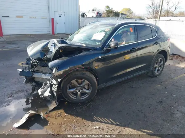 ZASPAKANXM7D08119 2021 ALFA ROMEO STELVIO - Image 2