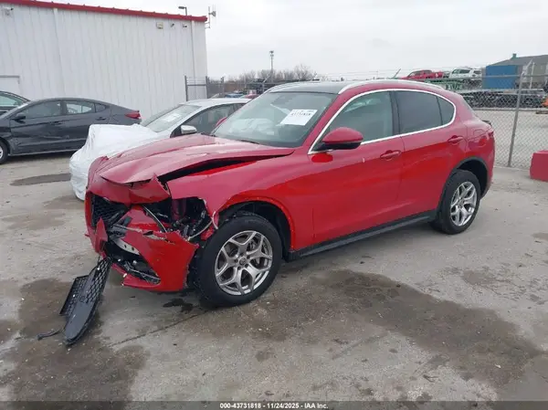 ZASPAKANXM7D18620 2021 ALFA ROMEO STELVIO - Image 2