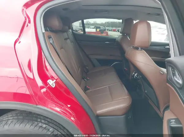 ZASPAKANXM7D18620 2021 ALFA ROMEO STELVIO - Image 8