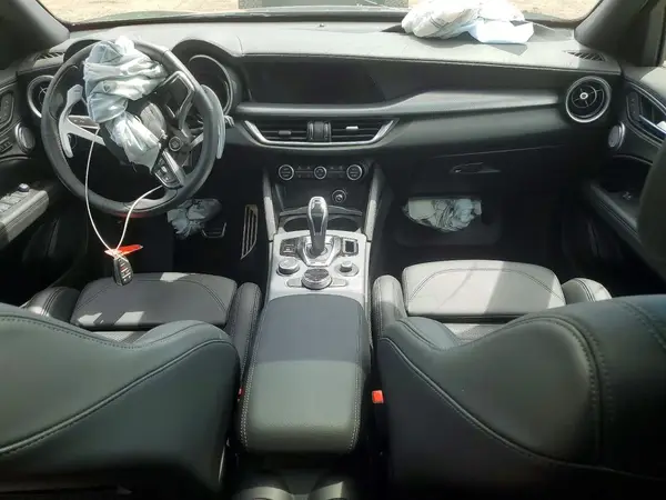 ZASPAKANXS7E03647 2025 ALFA ROMEO STELVIO - Image 8