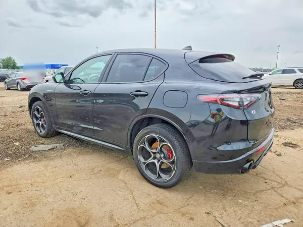 ZASPAKANXS7E04264 2025 ALFA ROMEO STELVIO - Image 2