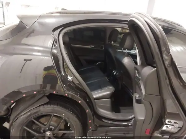 ZASPAKBN0K7C37010 2019 ALFA ROMEO STELVIO - Image 8