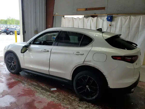 ZASPAKBN0K7C41929 2019 ALFA ROMEO STELVIO - Image 2