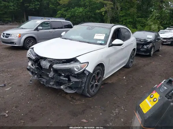 ZASPAKBN0M7D03493 2021 ALFA ROMEO STELVIO - Image 2