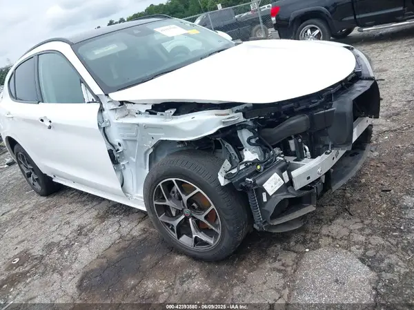 ZASPAKBN0M7D12940 2021 ALFA ROMEO STELVIO - Image 1
