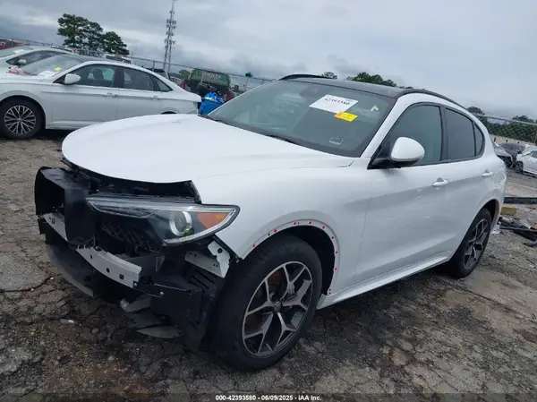 ZASPAKBN0M7D12940 2021 ALFA ROMEO STELVIO - Image 2