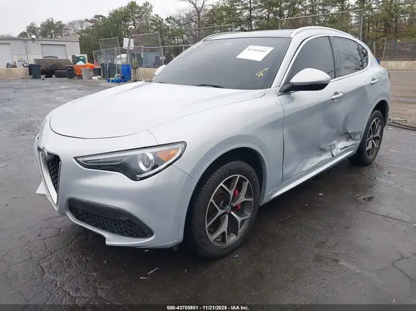ZASPAKBN0M7D14705 2021 ALFA ROMEO STELVIO - Image 2