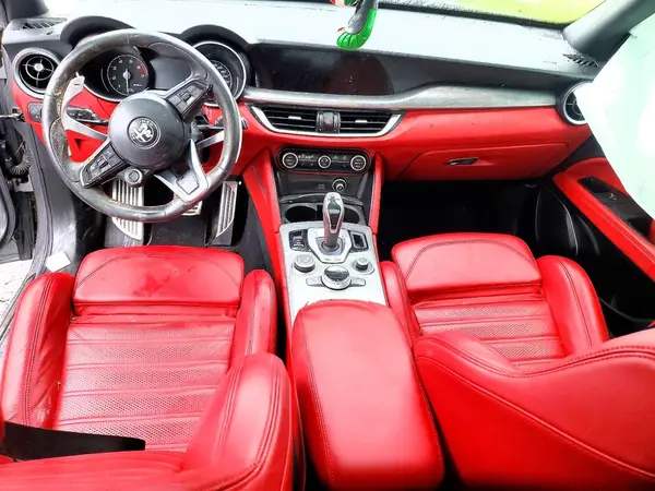 ZASPAKBN0M7D18043 2021 ALFA ROMEO STELVIO - Image 8