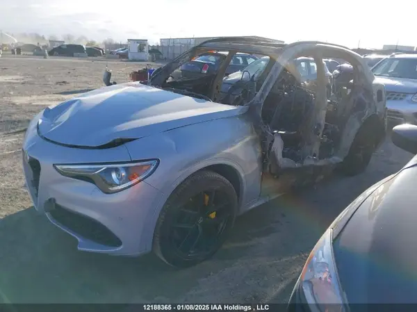ZASPAKBN0M7D20794 2021 ALFA ROMEO STELVIO - Image 2