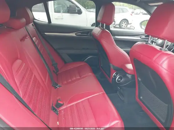 ZASPAKBN0N7D25379 2022 ALFA ROMEO STELVIO - Image 8