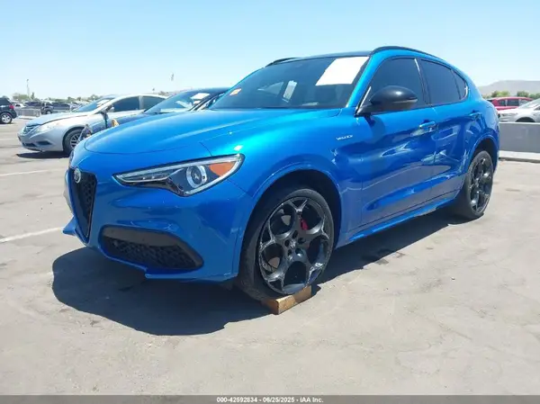 ZASPAKBN0N7D26354 2022 ALFA ROMEO STELVIO - Image 2
