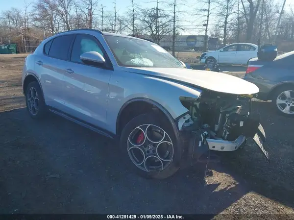 ZASPAKBN0N7D32302 2022 ALFA ROMEO STELVIO - Image 1