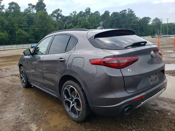 ZASPAKBN0N7D32722 2022 ALFA ROMEO STELVIO - Image 2
