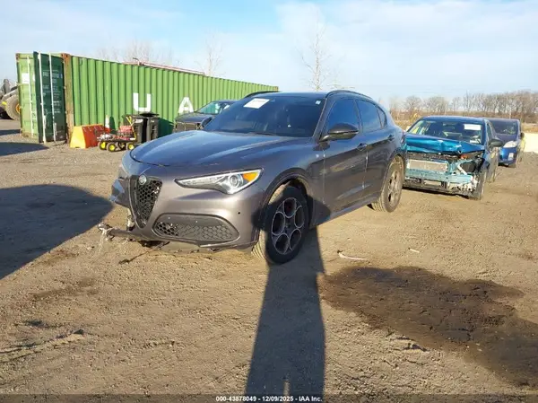 ZASPAKBN0N7D37161 2022 ALFA ROMEO STELVIO - Image 2