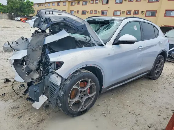 ZASPAKBN0N7D46121 2022 ALFA ROMEO STELVIO