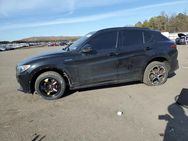 ZASPAKBN0N7D47110 2022 ALFA ROMEO STELVIO - Image 1
