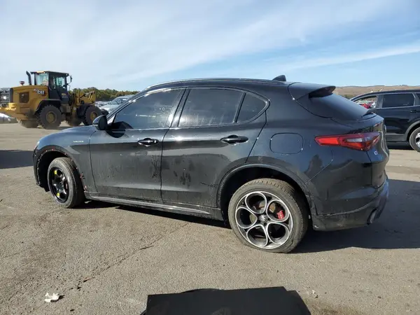 ZASPAKBN0N7D47110 2022 ALFA ROMEO STELVIO - Image 2