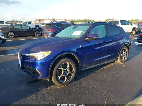 ZASPAKBN0N7D47317 2022 ALFA ROMEO STELVIO - Image 2