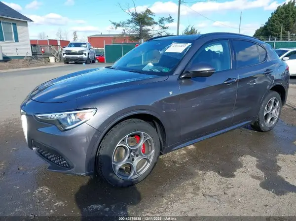 ZASPAKBN0P7D50995 2023 ALFA ROMEO STELVIO - Image 2