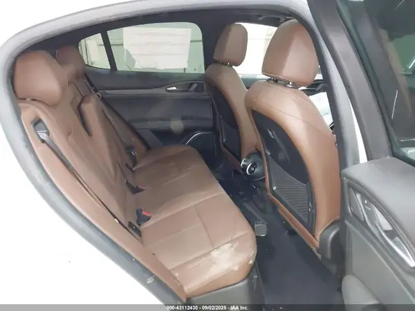 ZASPAKBN0P7D51662 2023 ALFA ROMEO STELVIO - Image 8