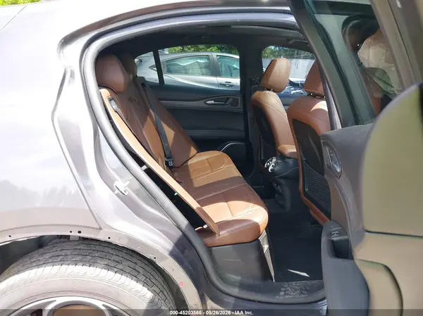 ZASPAKBN0P7D54187 2023 ALFA ROMEO STELVIO - Image 8