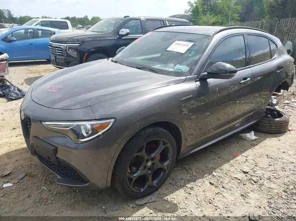 ZASPAKBN0P7D54481 2023 ALFA ROMEO STELVIO - Image 2